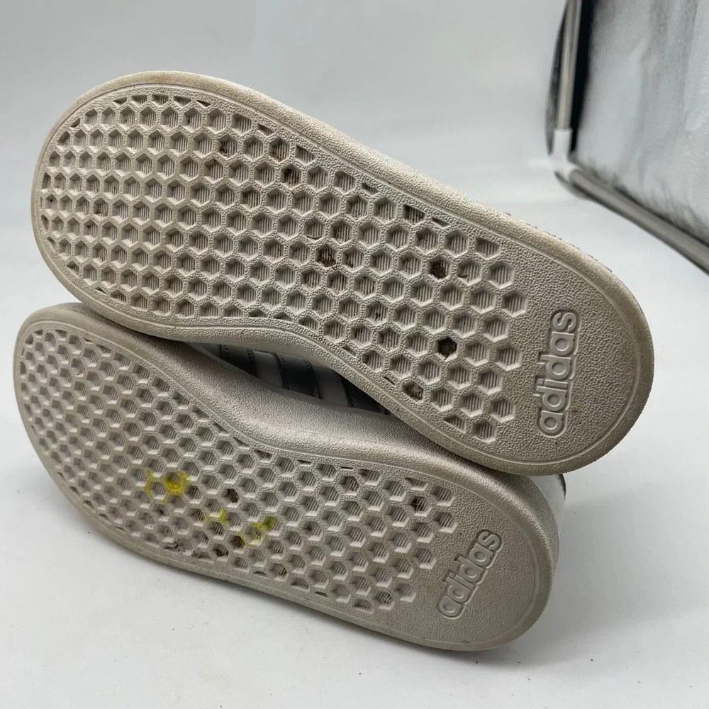 Adidas Grand Court 2.0 Kids White Silver Metallic Sneakers GW6516‎ Size 13K